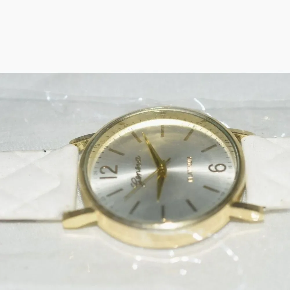 NIP Geneva Platinum White Quilted Faux Leather Band White Face New Battery Watch